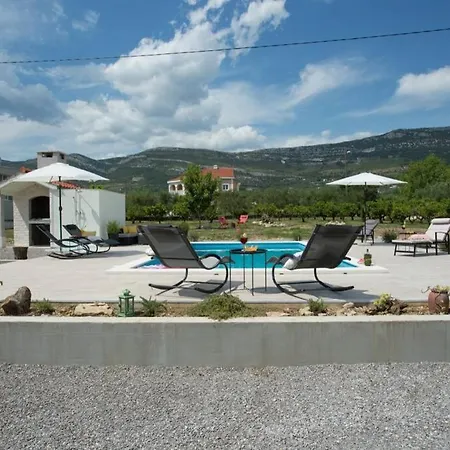 Hébergement de vacances Jomi Kaštel Novi